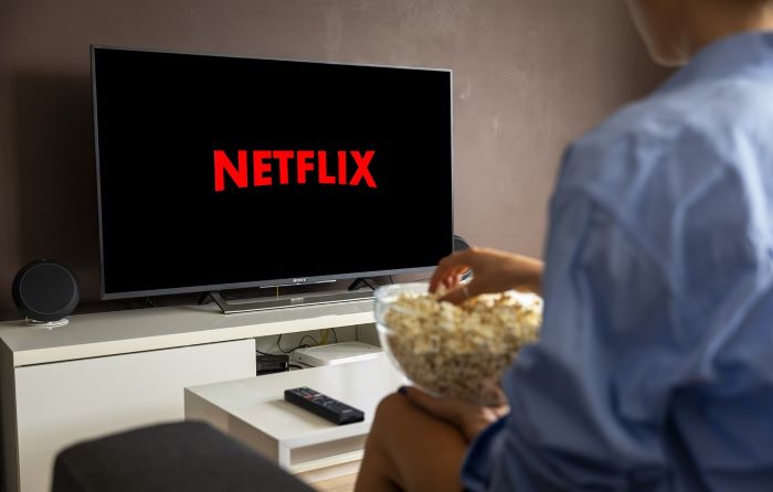 Inteligência Artificial no Marketing: imagem de uma televisão logada na Netflix